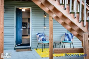 Bright 2BDRM - King Bed - Patio - Netflix - WiFi - Image 3