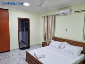 B's Classic and Cozy Apartments - Image 3