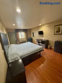 Golden Star Inn - Image 2