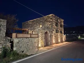 Sole & Pietra Luxury Villa - Image 1
