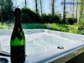 VILLA CALMA Rust Ruimte Luxe inclusief private jacuzzi - Image 2