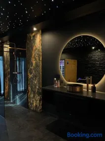 La Chambre Sigma - Immersive Luxury SPA Suite - Image 1