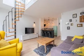 Appartement lumineux avec rooftop et garage privé. - Image 2
