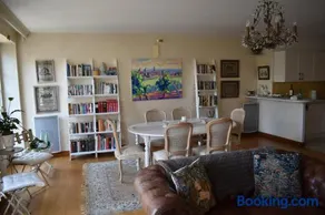 Le Grand Appartement - Image 1