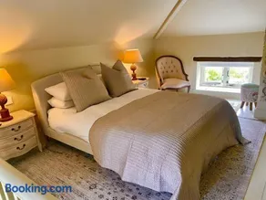 Newly Refurb Cottage Mile From Blakeney Village Pub and Restaurant - Image 4