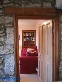 Rock Cottage - Log burners and jacuzzi bath - Image 3