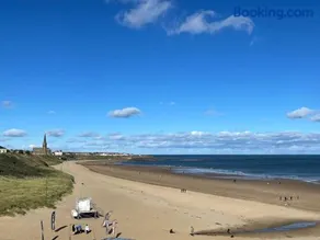 The Beach Front Apartment, Amazing Frontline Sea Views - Image 4