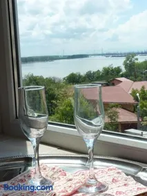 5 Apartshotel Faleza Galati - Image 1