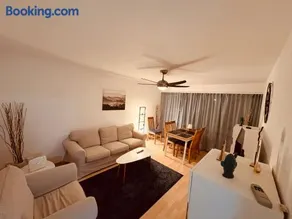 3-Room Apartment Up to 5 Guests Family Business Free WiFi Netflix Sky DAZN Disney Plus 1000 International TV Channels - Image 1