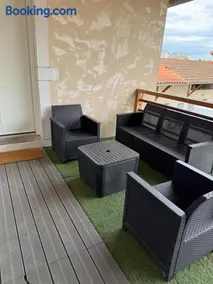 Nid paisible avec un coin terrasse - Image 4
