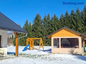 Country Gold Holiday Home - Image 2