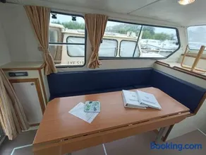 Séjour insolite sur bateau confortable à Pontailler-sur-Saône, idéal pour 8 pers, draps inclus - API-1-46-21 - Image 3