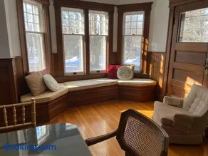 Warm, Stylish Edwardian Escape in Downtown Meaford - Image 2