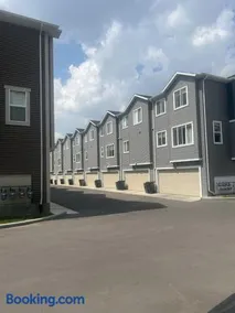 Southside Haven Edmonton - Image 3