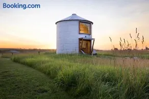 Clark Farm Silos #2 - Incredible Mountain Views - Image 1