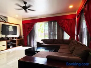 The Transient Villa Hotel and Suites - Image 2