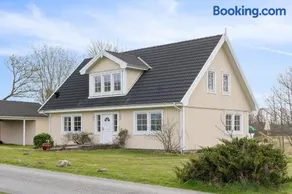 Spacious Villa In The Countryside Near The Beach - Image 2