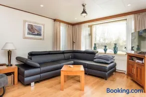 Groot hoek Chalet met Airco ,Wasmachine, Vaatwasser,Droger en luxe keuken en zwembad op camping! Immer Besser! - Image 2