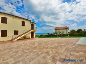 Casa Vacanze con Vista Mare e Giardino - Amanecer - Image 1
