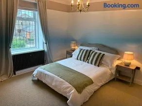 Rose Villa Cottage - Image 4