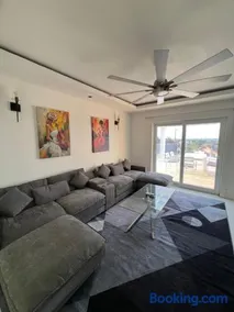 RHE Penthouse Richmond Three Bedroom - Image 2