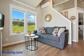 The Fluffy Cow - BRAND NEW 1 BD CABIN - Image 2