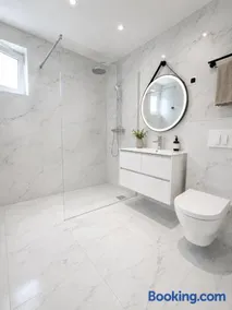 Villa Hillside Apartment - Image 3