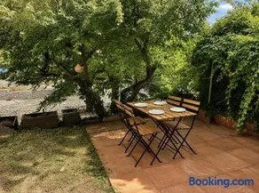 Le jardin secret au coeur du village - Image 1