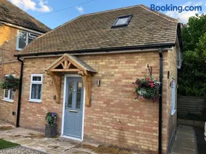 The Annex, Manor Road, Didcot - Image 2