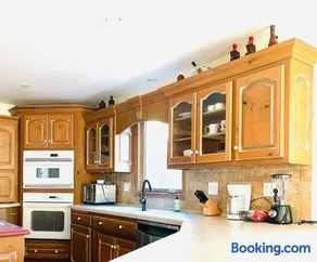 Longview Lake Getaway 4-Bedroom house - Image 3