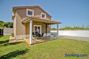 Ema Holiday Home - Image 5