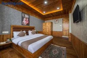 The Suffer Heights l Open Air Lawn l Rooms and Cafe l Kufri by Exotic Stays - Image 5