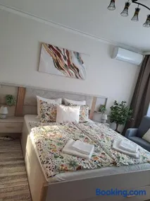 Budapest Direct Centre Bus Apartment & Free Parking - Image 4