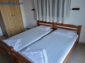 Chris Apartments - Image 2