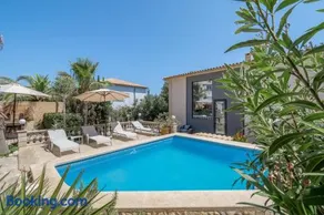 Charming Villa with Amazing Seaview - Image 2