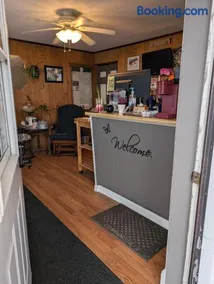 Russell's Motel - Image 5