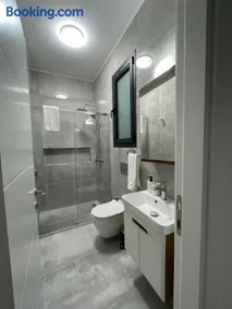 Modern Balcony Flat in Dereboyu - Walk Everywhere - Image 4