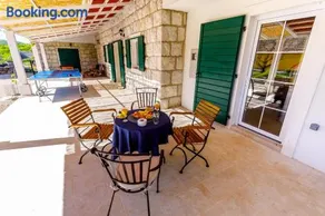 Charming stone house with private pool & jacuzzi - Holiday Home Vera - Image 2