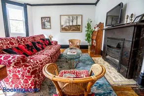 Parkside Paradise Elegant Victorian Home Just Steps from the Park - Image 2