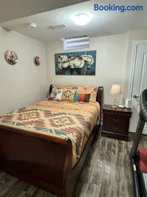 Walk-out Basement Apartment with Private Entrance - Image 2