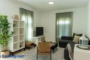 LUXURY STYLISH APARTMENT BURE - Image 5