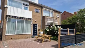 Modern spacious holiday home within walking distance of the North Sea beach in De Koog - Image 2