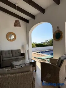 Villa for 8 with sea view and pool in Salgar - Image 4