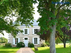 Maison de maître au cœur du Berry avec étang privé, grand jardin et vaste propriété - Image 1