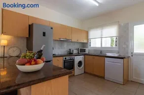 Villa Thalassa - 3-BR Coastal Retreat with Private Pool - Image 4