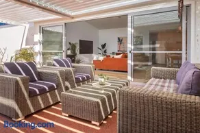 Family Retreat, near beach & town - Image 3