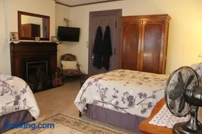 Spencer House Bed & Breakfast - Image 2
