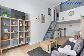 Sentier Historical Center III Charming Apartment - Image 1