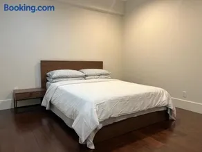 Cozy and Private Suite in Richmond - Image 2