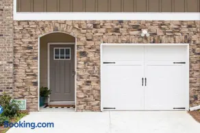2022 quiet relaxing and secure town house near Atlanta - Image 3